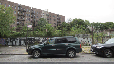 View of the Development Site facing northwest from Franklin Avenue.